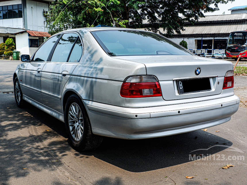 Jual Mobil BMW 520i 2002 E39 2.2 di Banten Automatic Sedan Silver Rp 73
