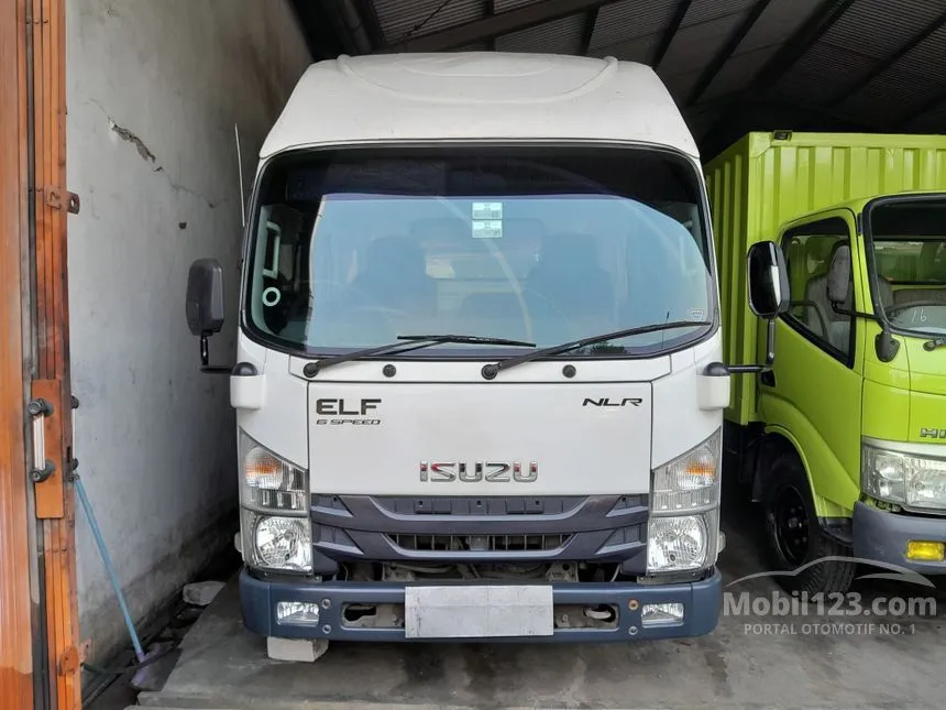 2022 Isuzu Elf NMR L Box Truck