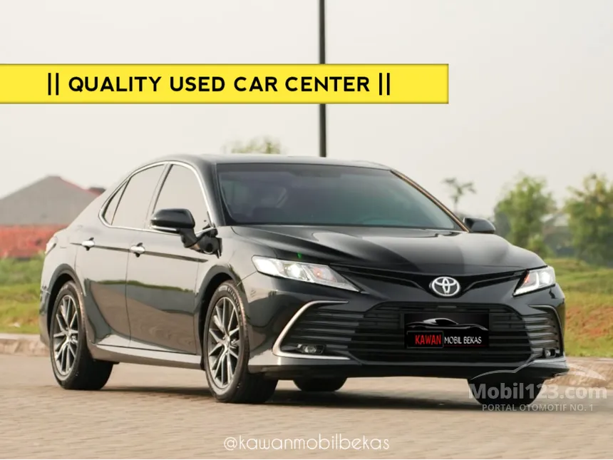 2022 Toyota Camry V Sedan