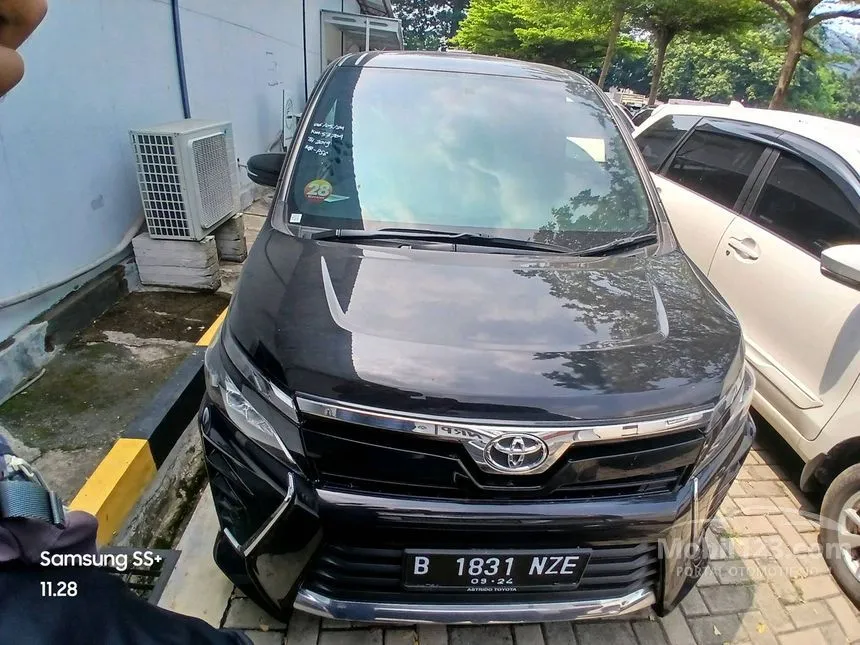 Jual Mobil Toyota Voxy 2019 2.0 di Banten Automatic Wagon Hitam Rp 355.000.000