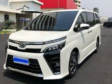 2018 Toyota Voxy 2.0 R80 Wagon putih kilometer 28rban pajak panjang