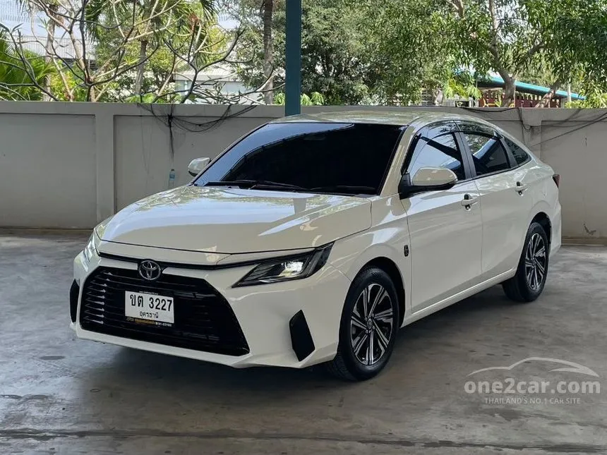 2023 Toyota Yaris Ativ Smart Sedan