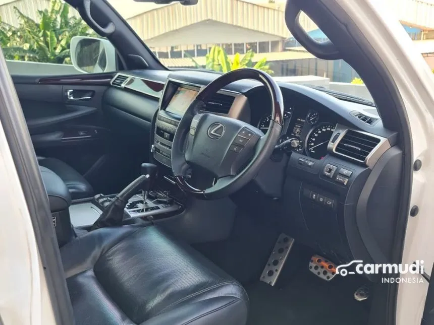 2014 Lexus LX570 SUV