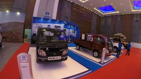 Kendaraan Niaga Tata Motors Unjuk Diri di GIIAS Makassar Auto Show 2016