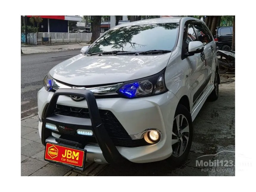 Jual Mobil Toyota Avanza 2015 Veloz 1.5 di Jawa Barat Manual MPV Putih Rp 163.000.000