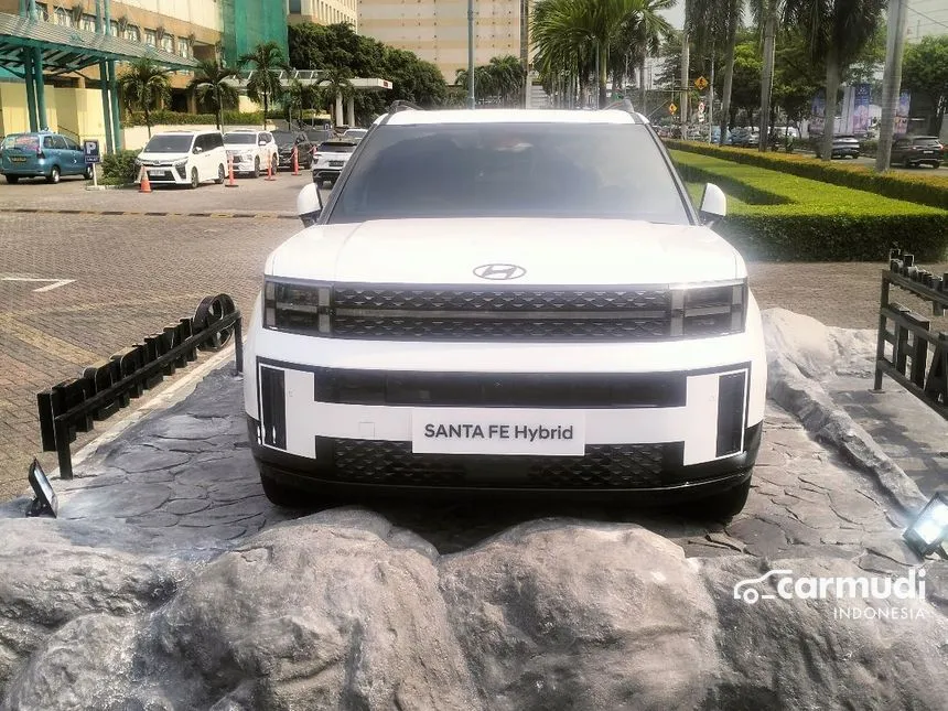 Jual Mobil Hyundai Santa Fe 2024 Calligraphy HEV 1.6 di Banten Automatic SUV Putih Rp 864.500.000