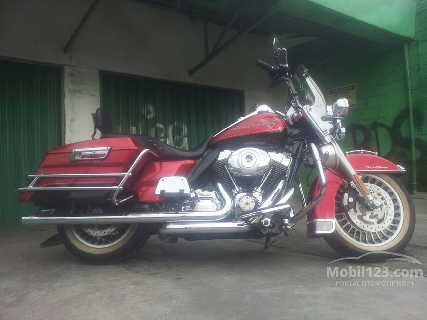 Jual Motor Harley  Davidson  Road King 2012 1 7 di Jawa  