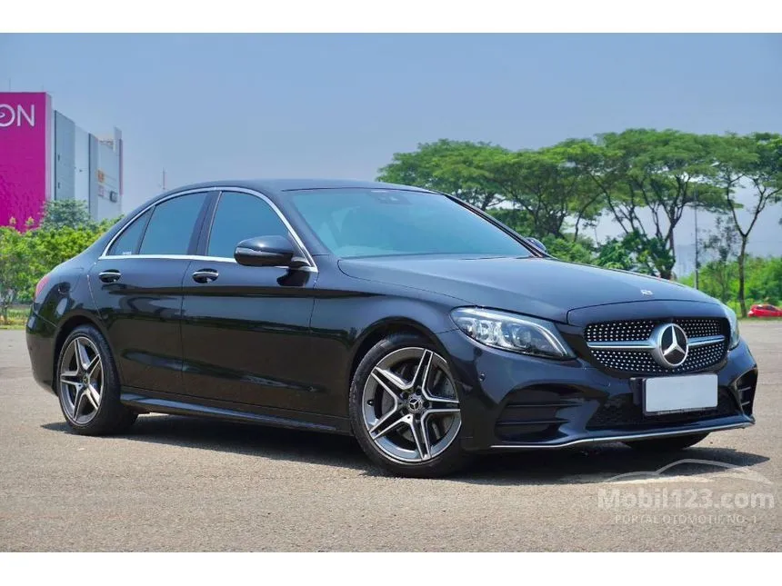 2019 Mercedes-Benz C300 AMG Line Sedan