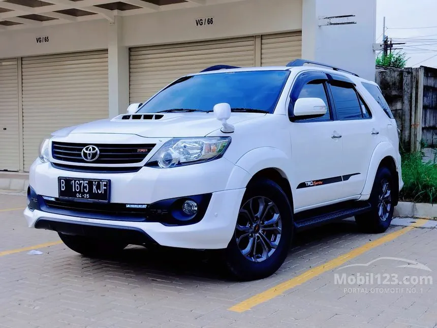 Jual Mobil Toyota Fortuner 2015 G TRD 2.5 di Jawa Barat Manual SUV Putih Rp 309.000.000