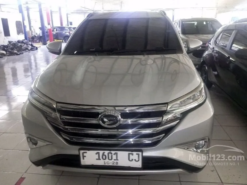 Jual Mobil Daihatsu Terios 2018 R 1.5 di Jawa Timur Automatic SUV Silver Rp 173.000.000