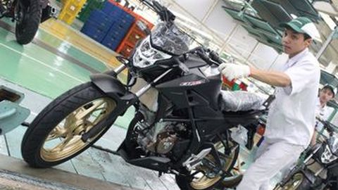 New Honda CB150R StreetFire Dilengkapi Pilihan Warna Stallion Black
