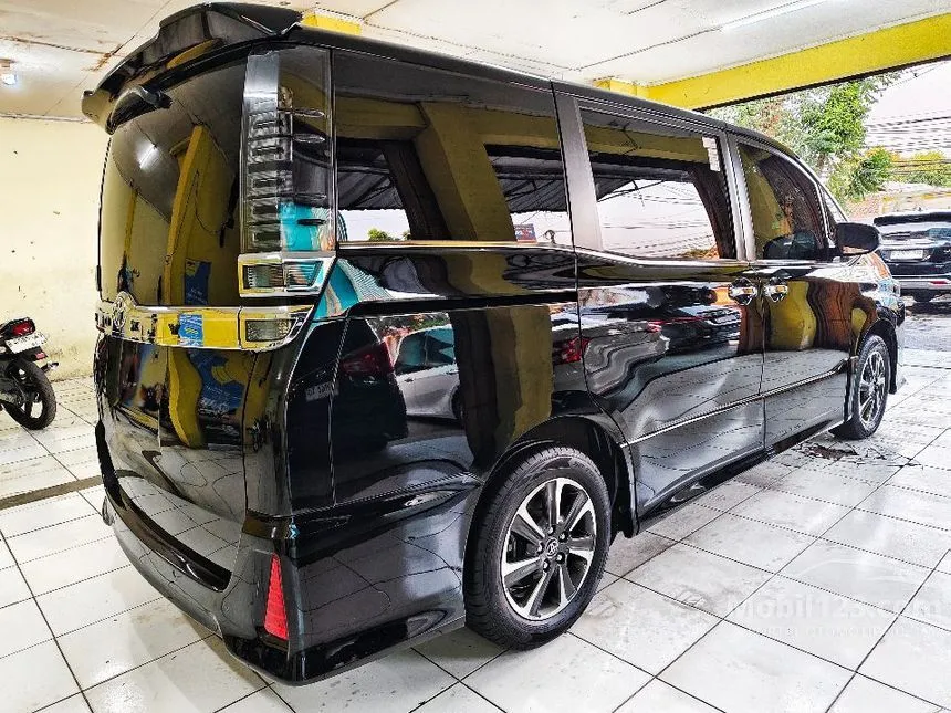 2021 Toyota Voxy MPV