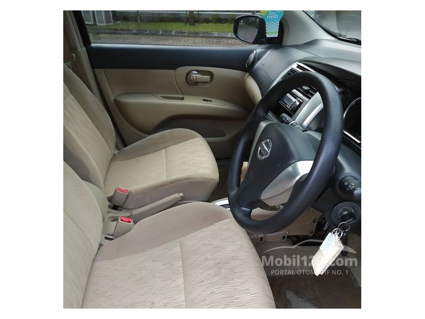 Jual Mobil  Nissan Grand  Livina  2014 SV 1 5 di Yogyakarta 