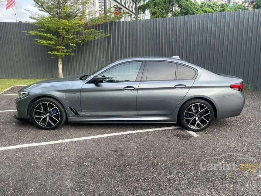 2022 BMW 530e M Sport Sedan