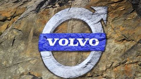'Berat Menjual Volvo di Indonesia'