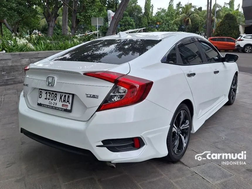 2018 Honda Civic ES Sedan