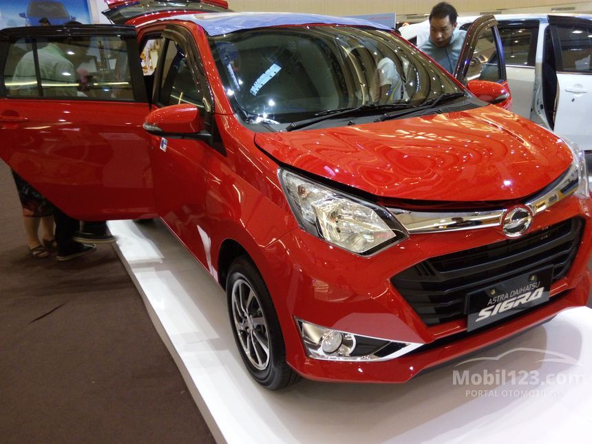 Jual Mobil Daihatsu Sigra 2018 R 1.2 di Jawa Timur Manual 