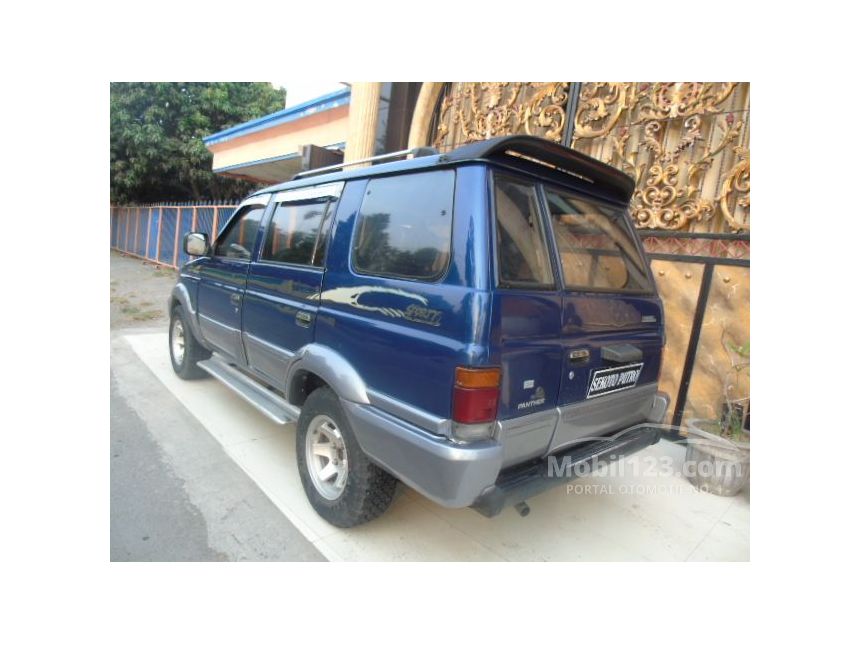 Jual Mobil  Isuzu  Panther  1997 2 5 di Jawa Timur Manual MPV 