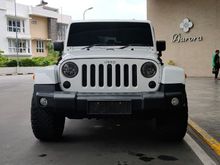 Jeep SAHARA ARCTIC EDITION 3.6 PENTASTAR 2013 PUTIH ANTIK LOW KM