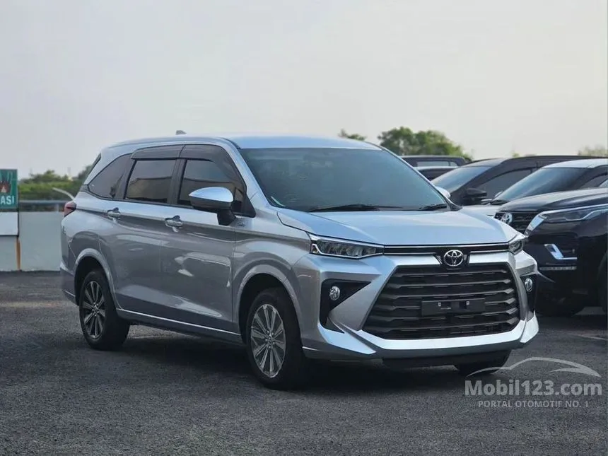 Jual Mobil Toyota Avanza 2024 E 1.3 di Banten Automatic MPV Silver Rp 213.700.000
