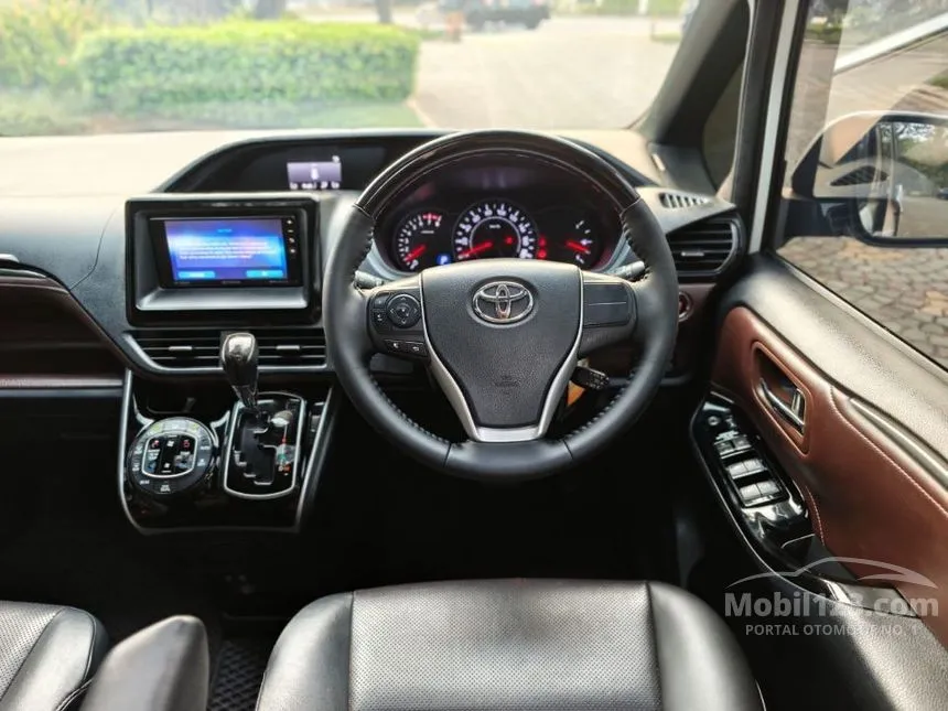 2018 Toyota Voxy MPV
