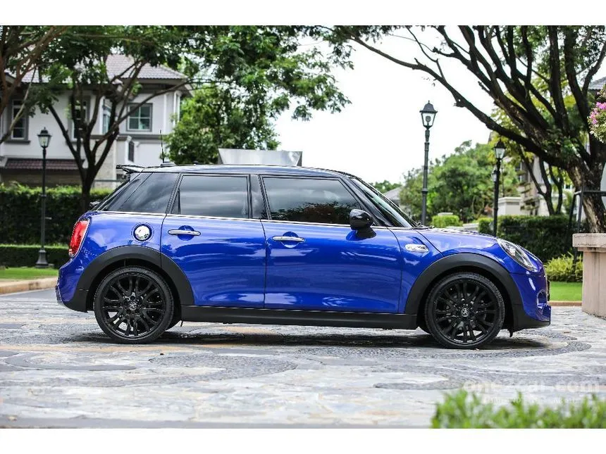 2018 Mini COOPER S 5-Door Hightrim Hatchback