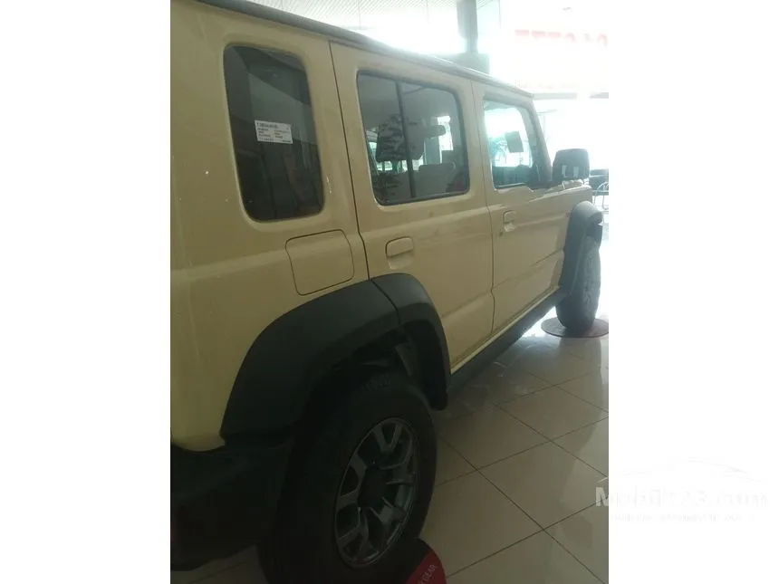 Jual Mobil Suzuki Jimny 2024 3 Door (1 Tone) 1.5 di Jawa Barat Manual SUV Kuning Rp 471.100.000