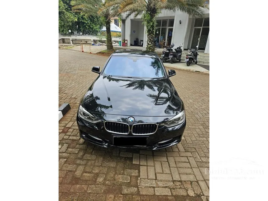 Jual Mobil BMW 320i 2014 Sport 2.0 di Jawa Barat Automatic Sedan Hitam Rp 260.000.000