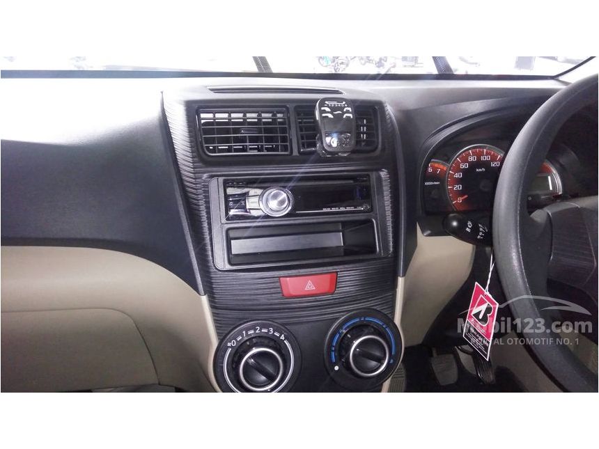 pinjaman ringan cicilan cepat Manual di 2012 Jawa Xenia X Mobil Barat Jual Daihatsu 1.3