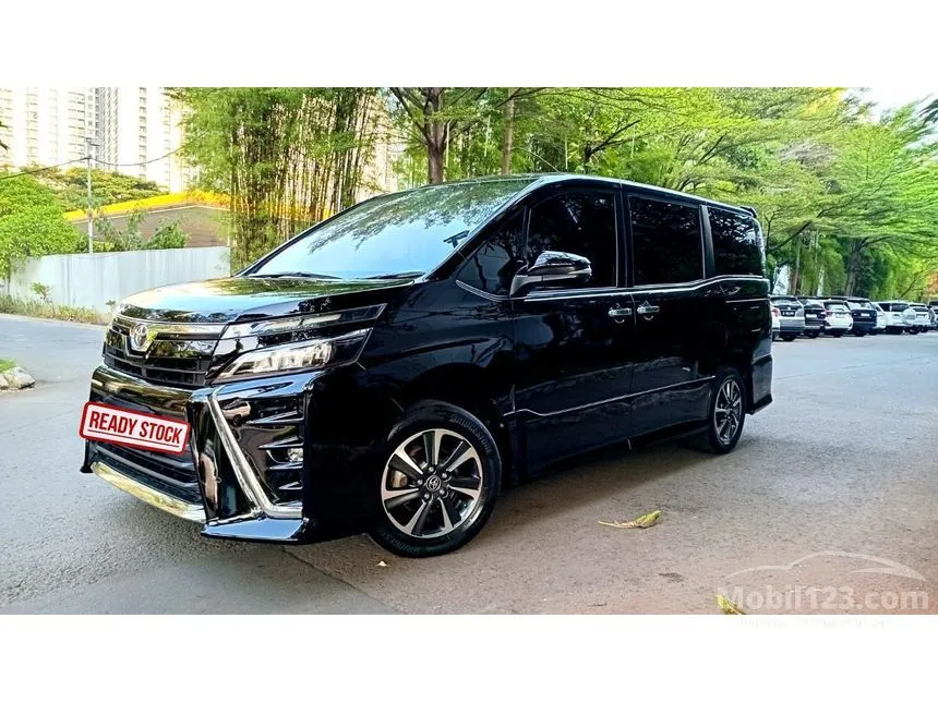 2020 Toyota Voxy MPV