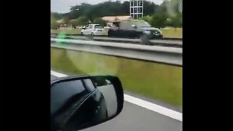 VIDEO: Perodua Viva Speeds Down The Highway Into Oncoming Traffic For No Reason