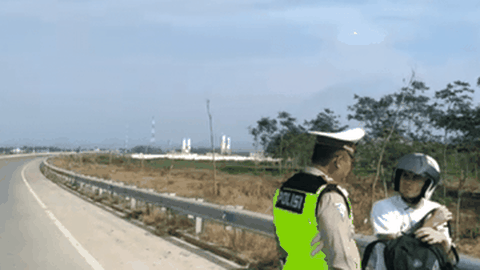 Gara-Gara Google Maps, Bule Prancis Nyasar ke Tol Malang-Pandaan Naik Motor