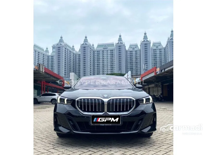 2025 BMW 520i M Sport Sedan