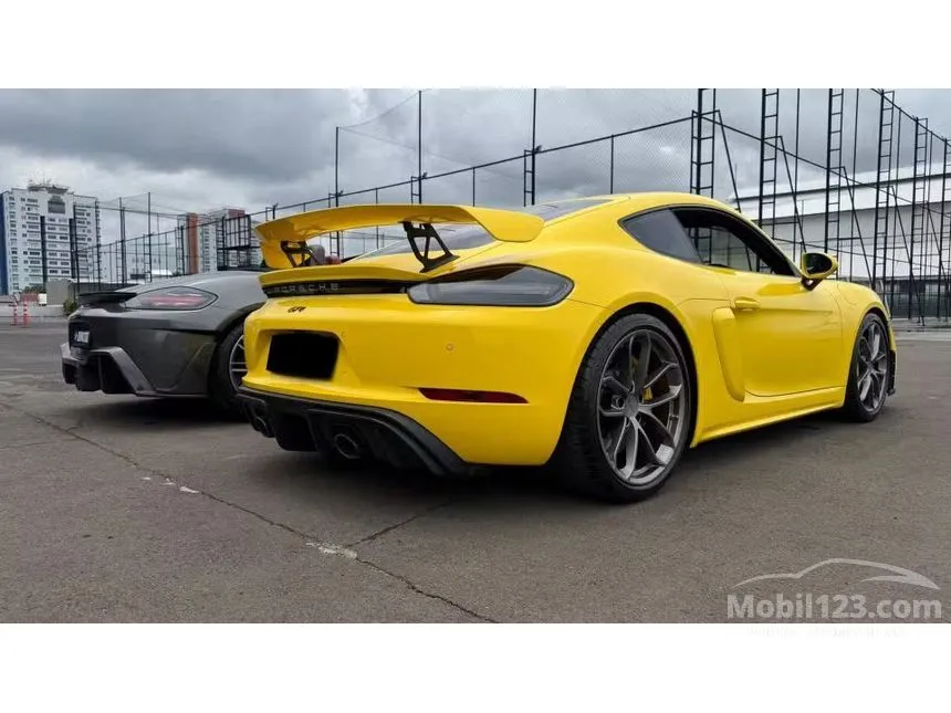 2021 Porsche 718 Cayman GT4 Coupe