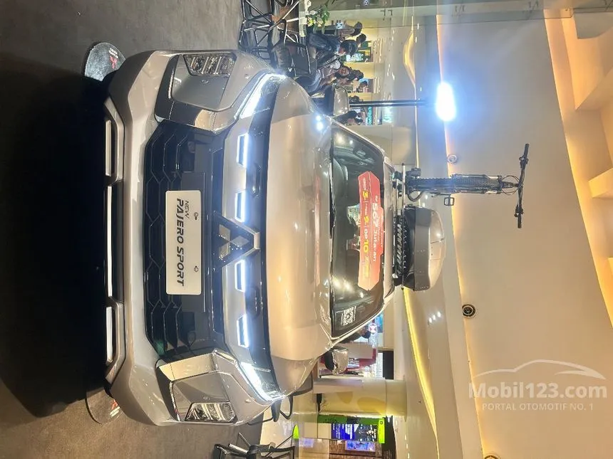 Jual Mobil Mitsubishi Pajero Sport 2024 Dakar Ultimate 2.4 di Jawa Barat Automatic SUV Silver Rp 605.200.000