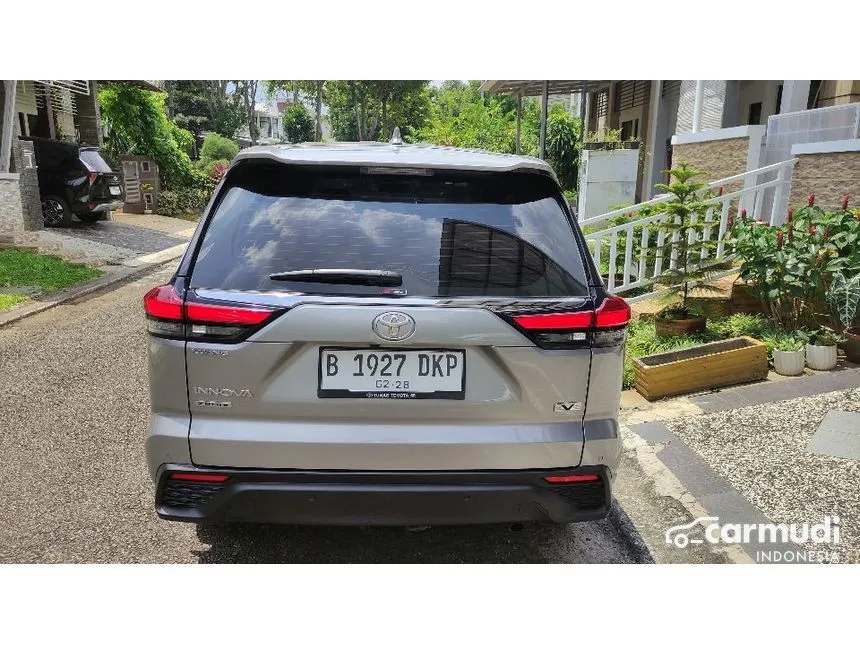 2022 Toyota Kijang Innova Zenix V (Premium Color) MPV