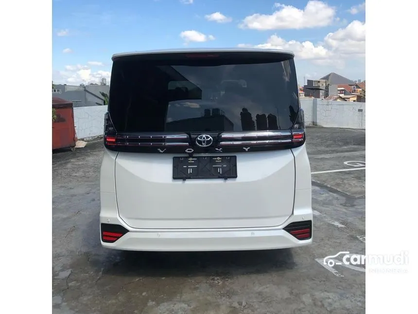 2025 Toyota Voxy (Premium Color) MPV