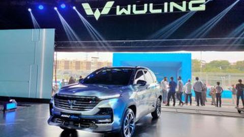 Meluncur, Harga Wuling Almaz Hybrid Termurah Dibanding Para Kompetitor