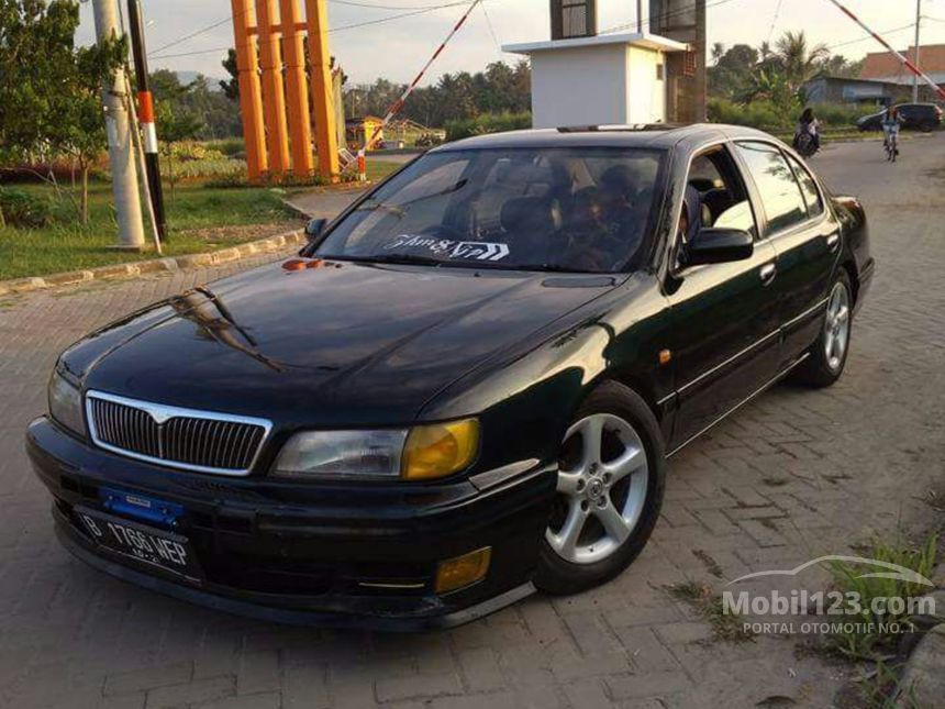 Jual Mobil Nissan Infiniti 1997 V6 3.0 Manual 3.0 di 