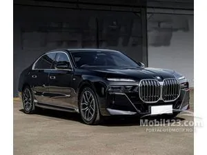 2023 BMW 735i 3.0 M Sport Sedan