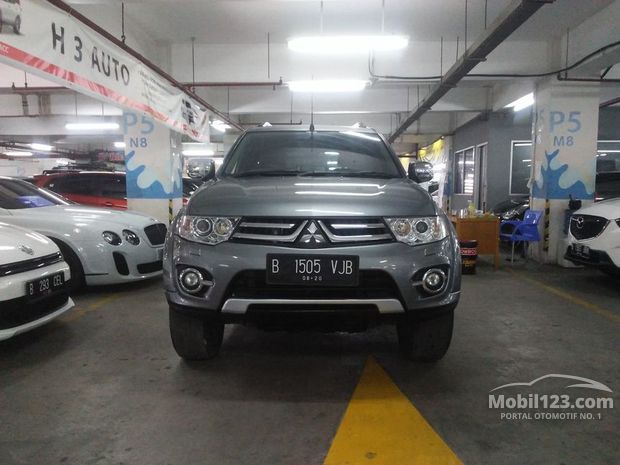 Mitsubishi Pajero  Sport Dakar Mobil  bekas  dijual di  