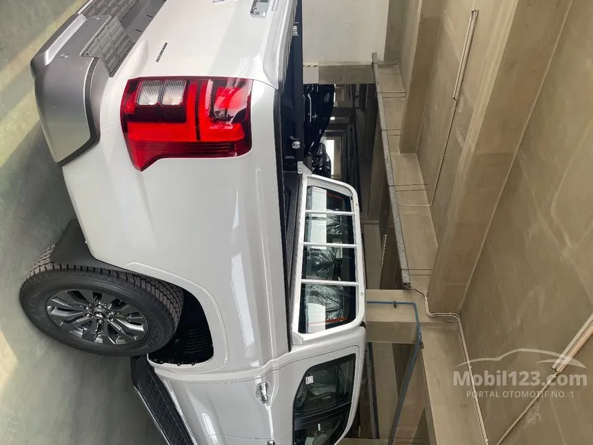 Jual Mobil Mitsubishi Triton 2024 ULTIMATE Dual Cab 2.4 di DKI Jakarta Automatic Pick