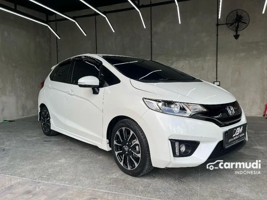 Jual Mobil Honda Jazz 2016 RS 1.5 di Jawa Timur Automatic Hatchback Putih Rp 190.000.000