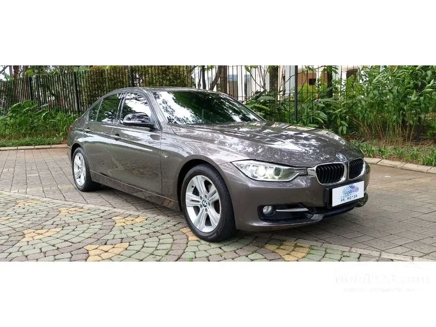 Jual Mobil BMW 320i 2015 Sport 2.0 di DKI Jakarta Automatic Sedan Abu