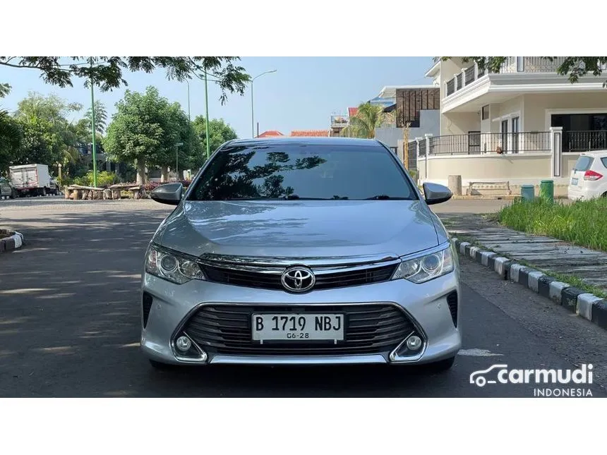 Jual Mobil Toyota Camry 2015 V 2.5 di Banten Automatic Sedan Silver Rp 208.000.000