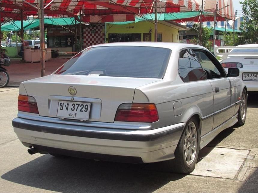 Bmw 318i 2011
