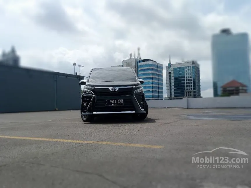Jual Mobil Toyota Voxy 2020 2.0 di DKI Jakarta Automatic Wagon Hitam Rp 358.000.000