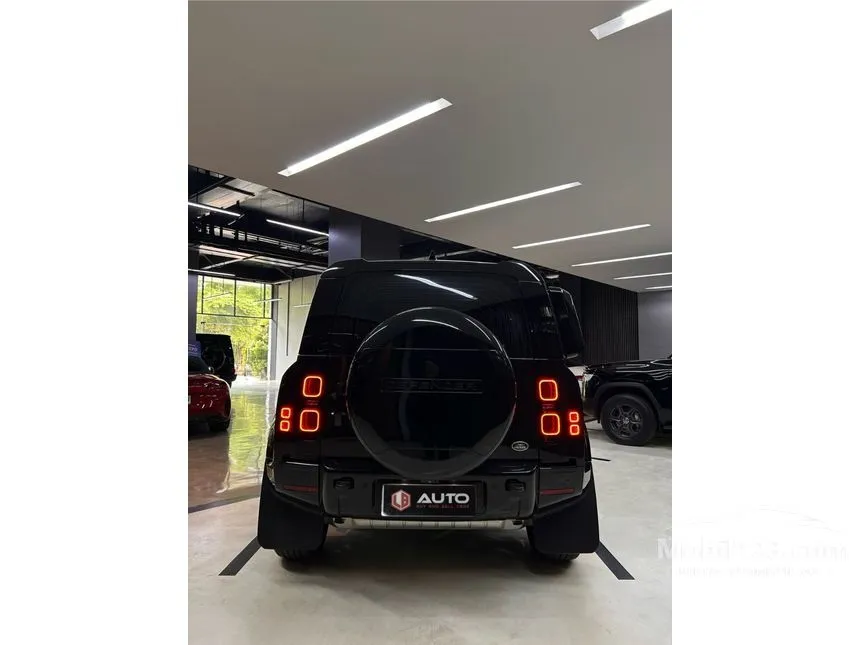 2022 Land Rover Defender 110 P300 SE SUV