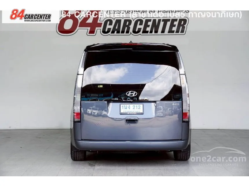 2022 Hyundai Staria SEL Van