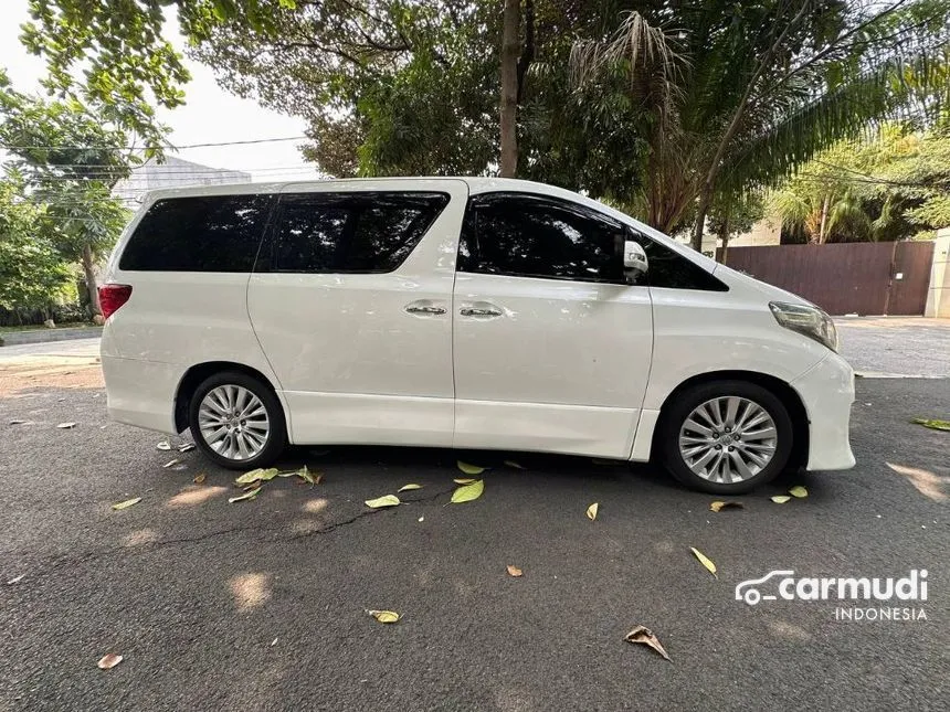 2013 Toyota Alphard SC MPV